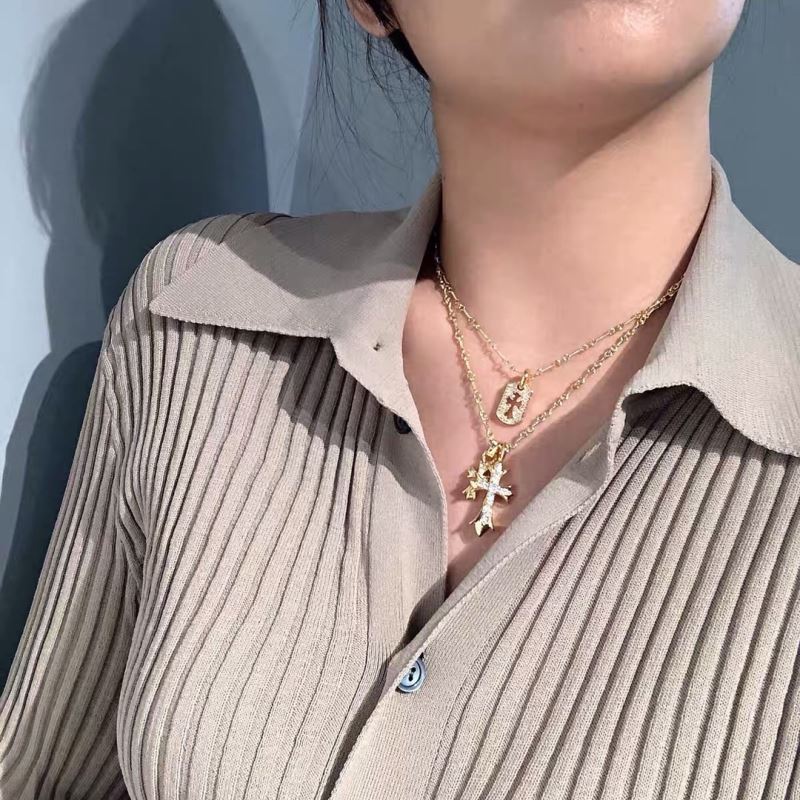 Ch**me He**ts necklaces